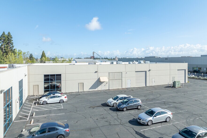 More Photos Of 3651 Business Dr, Sacramento Flex For Lease