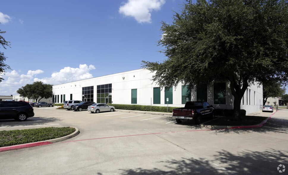 Primary Photo Of 2452 Lacy Ln, Carrollton Flex For Lease