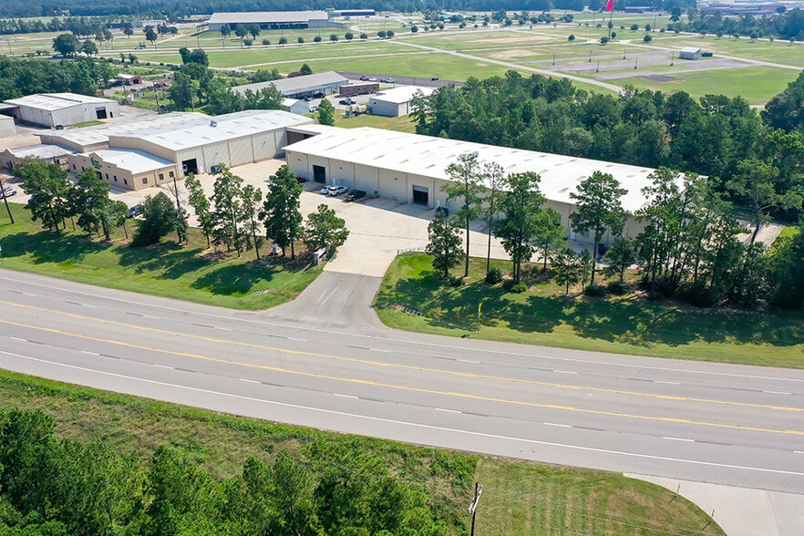 More Photos Of 1209-1215 N FM 3083 Rd E, Conroe Warehouse For Lease