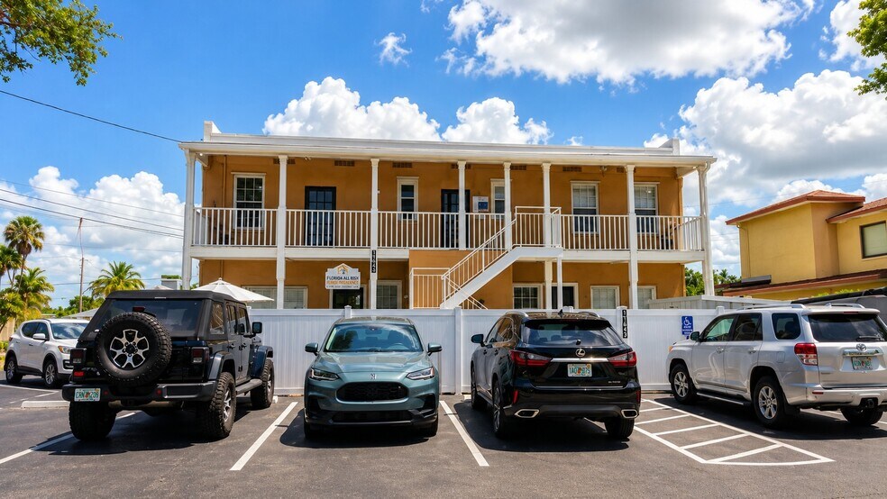 More Photos Of 7024 Central Ave, Saint Petersburg Medical For Lease