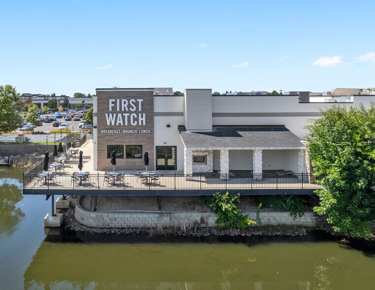 More Photos Of 1702 Commons Dr, Geneva Restaurant For Sale