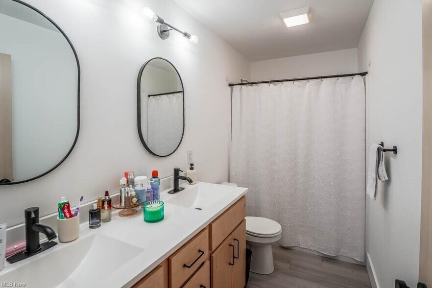 More Photos Of 2046 Noble Dr, Wooster Apartments For Sale