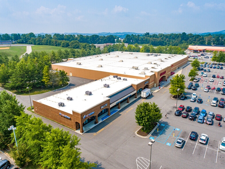 More Photos Of 110-180 Conston Ave, Christiansburg General Retail For Lease
