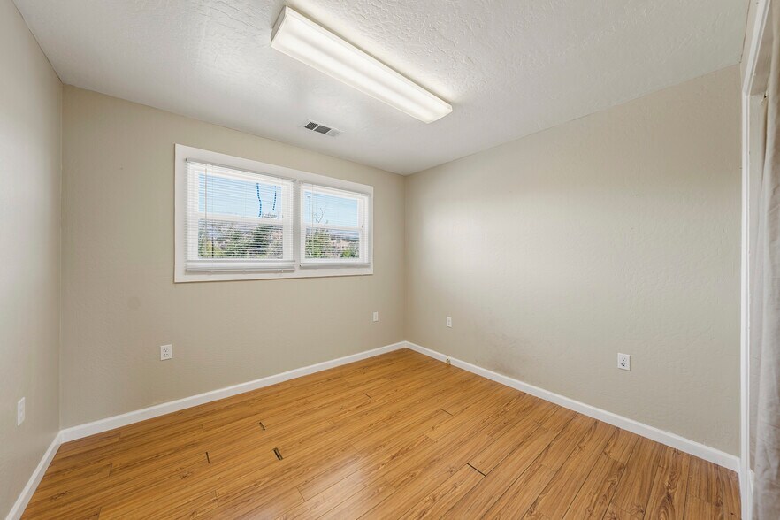 More Photos Of 143 S Main St, Phoenix Office For Sale
