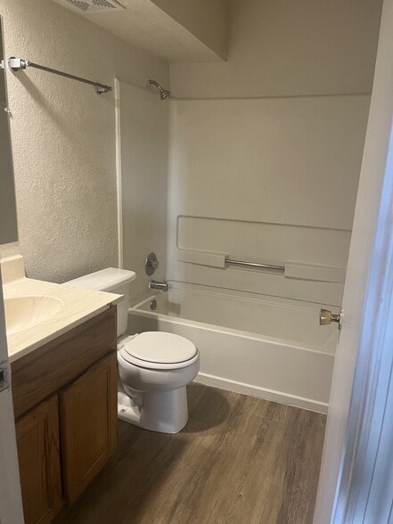 More Photos Of 118 S Main St, Belen Apartments For Sale