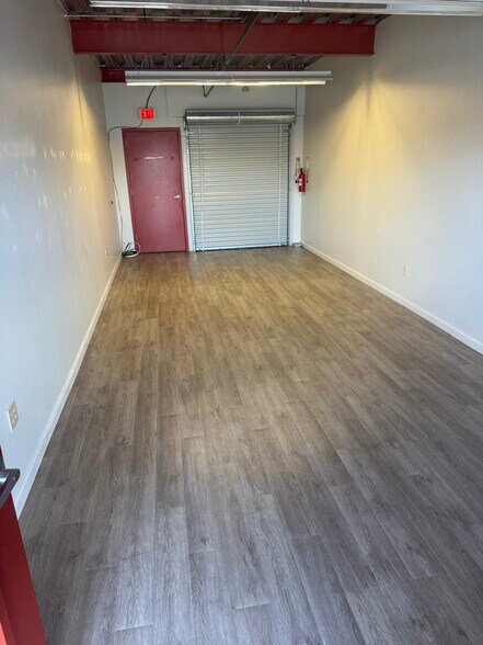 More Photos Of 7410 Boulevard 26, Richland Hills Self Storage For Lease