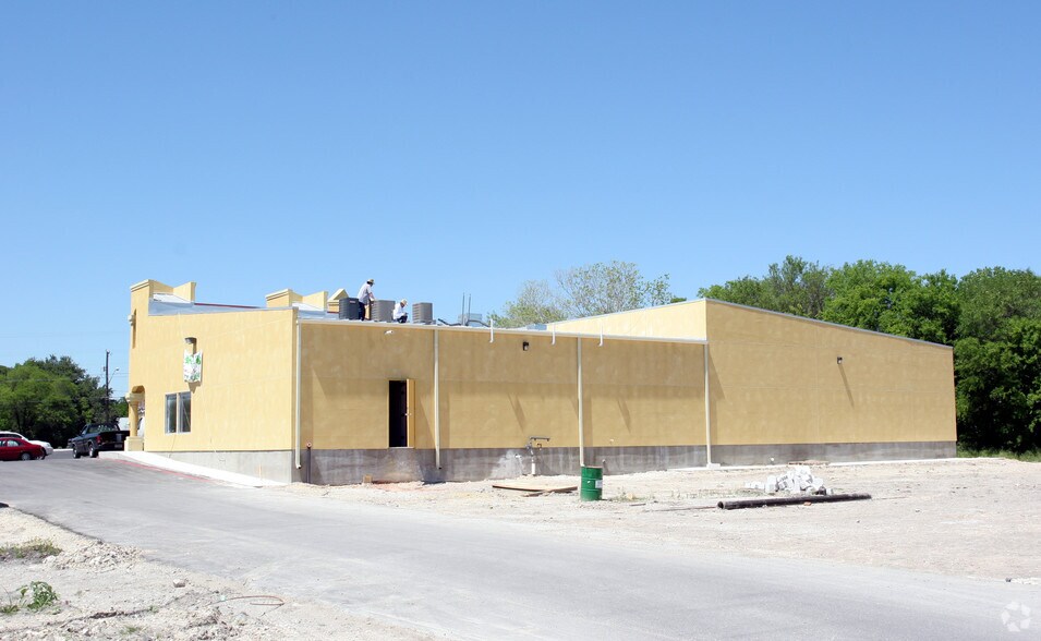 More Photos Of 9386 Huebner Rd, San Antonio Storefront Retail Office For Sale
