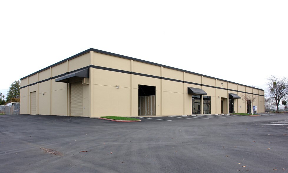 More Photos Of 175 Commerce Cir, Sacramento Warehouse For Lease