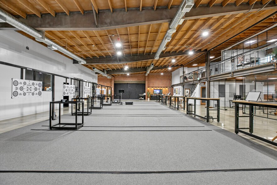 More Photos Of 1604 Venice Blvd, Los Angeles Showroom For Lease