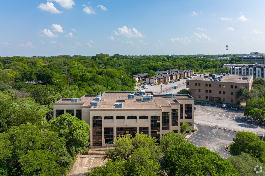 More Photos Of 1949 S Interstate 35, Austin Office For Lease