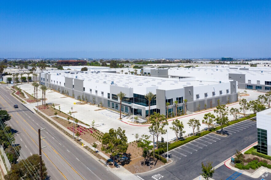 More Photos Of 19600-19688 Van Ness Ave, Torrance Warehouse For Lease