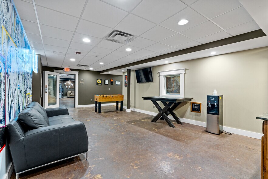 More Photos Of 2908 Epperly Dr, Del City Loft Creative Space For Sale