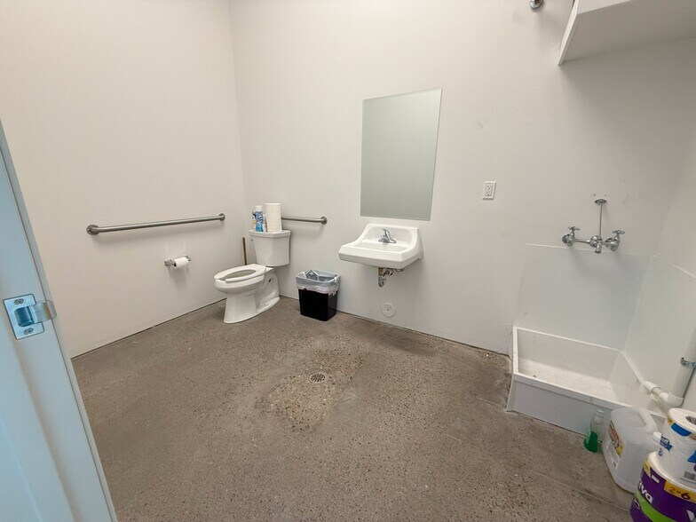 More Photos Of 2288 E Main St, Cortez Storefront For Lease
