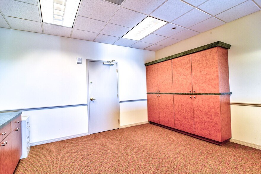 More Photos Of 1150 Cleveland St, Clearwater Office For Lease