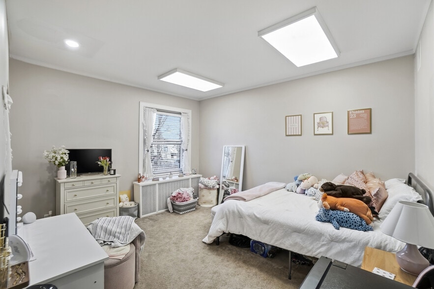 More Photos Of 2406 Auburn Ave, Cincinnati Office Residential For Sale