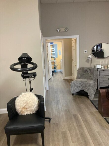 More Photos Of 1400 Main St, Watertown Freestanding For Lease