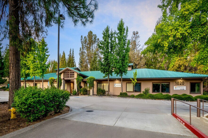 More Photos Of 944 McCourtney Rd, Grass Valley Unknown For Lease