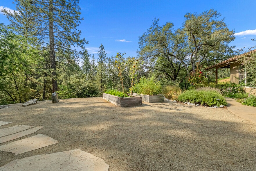 More Photos Of 4282 Pleasant Valley Rd, Placerville Specialty For Sale