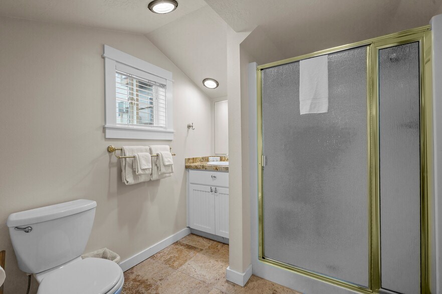More Photos Of 25 NE Clarke St, Depoe Bay Specialty For Sale