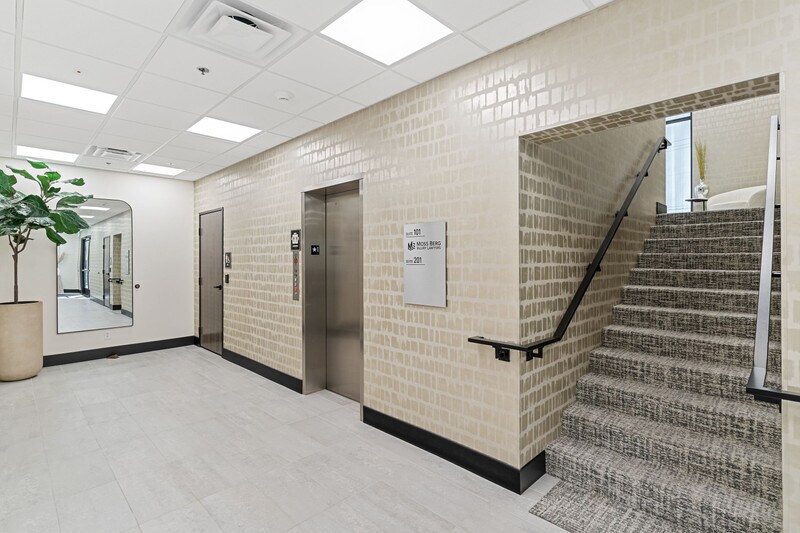 More Photos Of 5420 W Sahara Ave, Las Vegas Office For Lease