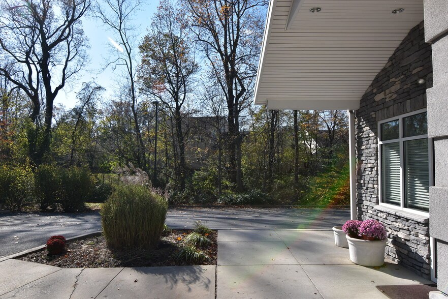 More Photos Of 5560 Kirkwood Hwy, Wilmington Office For Sale