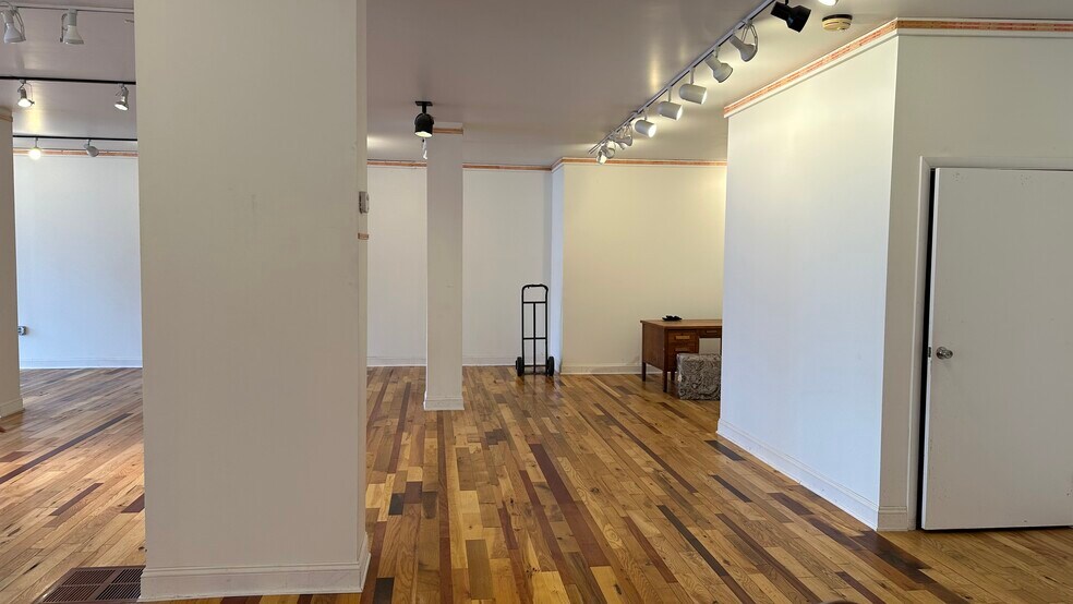 More Photos Of 12812 Larchmere Blvd, Cleveland Freestanding For Sale