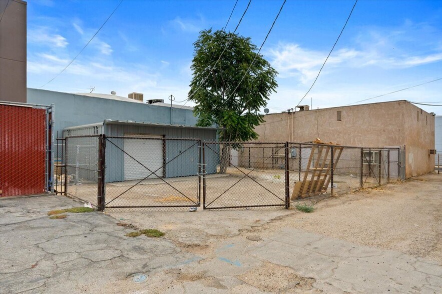 More Photos Of 1305 N Chester Ave, Bakersfield Storefront Retail Office For Lease