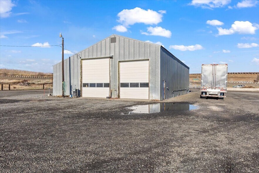 More Photos Of 10906 Hackett Rd, Yakima Industrial For Sale