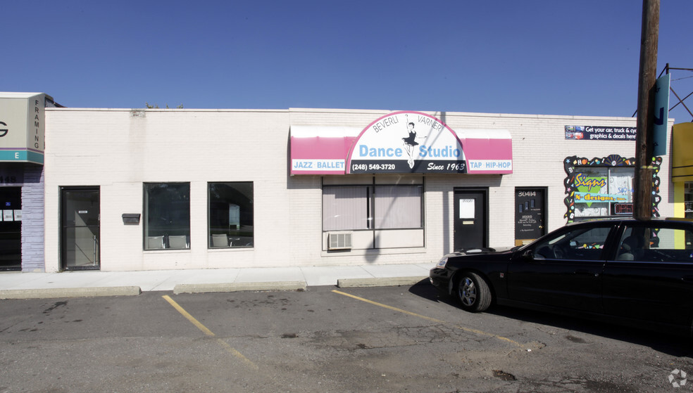 Primary Photo Of 30414-30420 Woodward Ave, Royal Oak Storefront For Sale