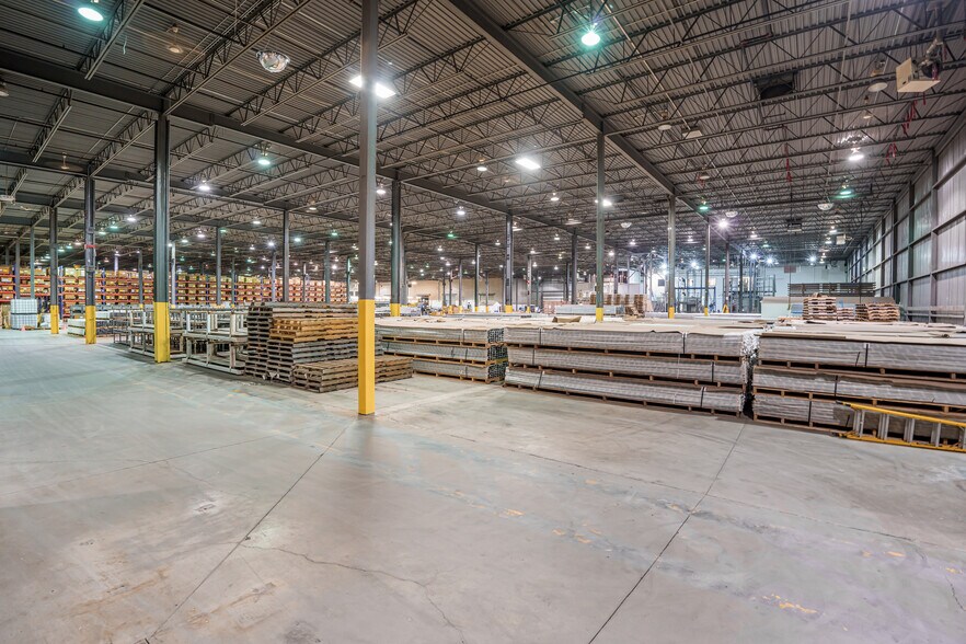More Photos Of 1690 Rue Eiffel, Boucherville Warehouse For Lease