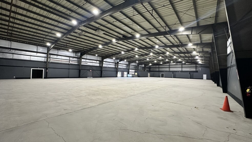 More Photos Of 3251 N Ad Art Rd, Stockton Warehouse For Lease