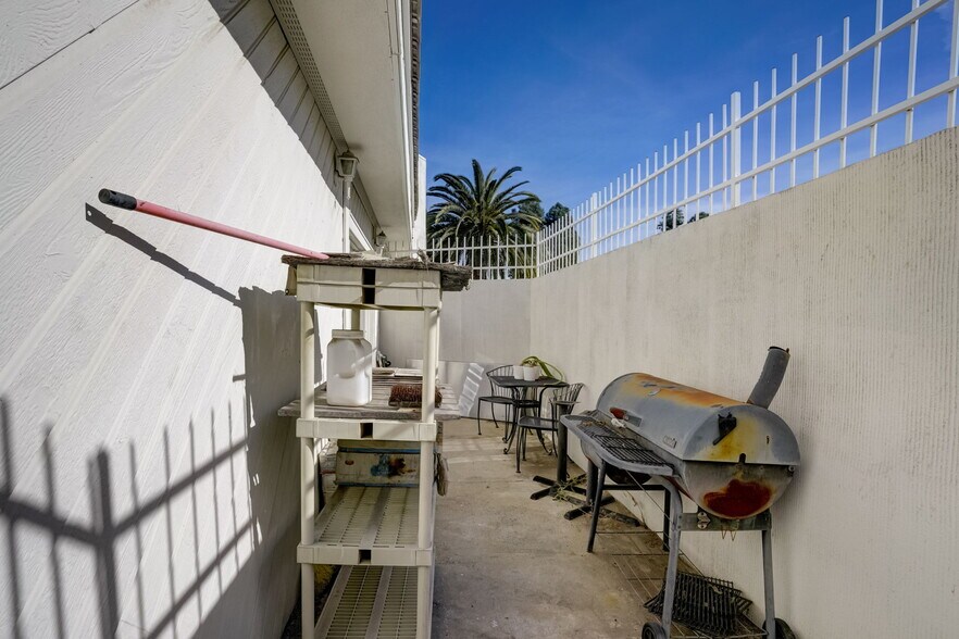 More Photos Of 733 N Mountain Ave, Upland Restaurant For Lease