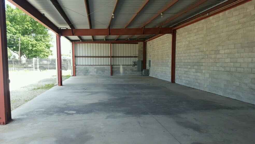 More Photos Of 1133 E Virginia St, Evansville Warehouse For Sale