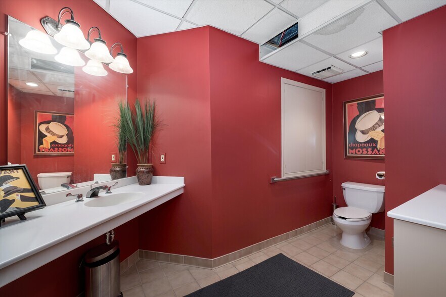 More Photos Of 18038 Mack Ave, Grosse Pointe Medical For Sale