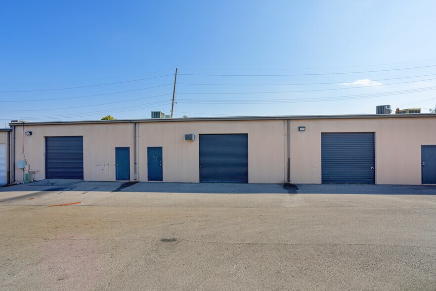 More Photos Of 501 Metroplex Dr, Nashville Unknown For Lease
