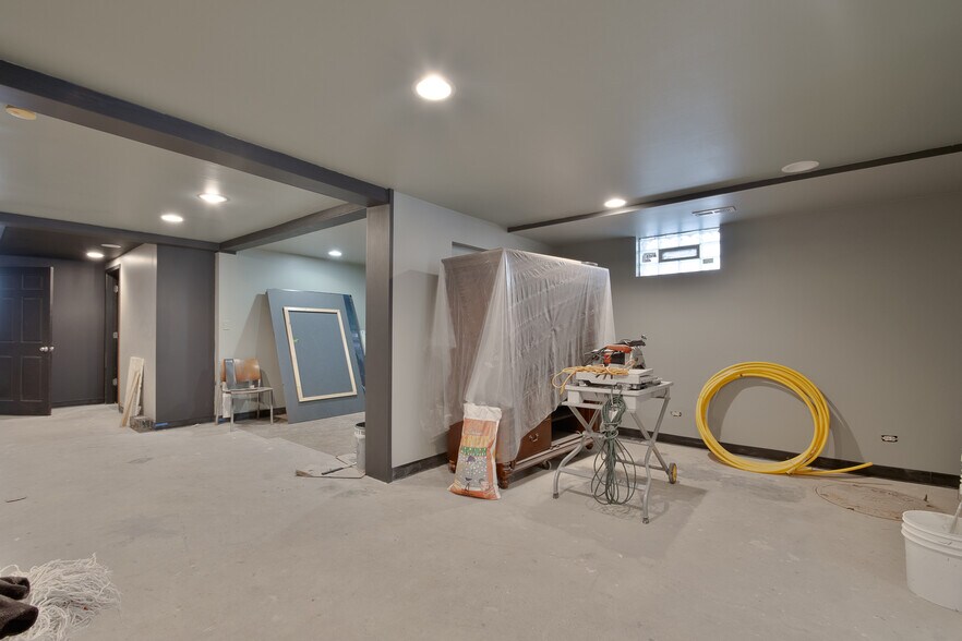 More Photos Of 7409 W Irving Park, Chicago General Retail For Sale