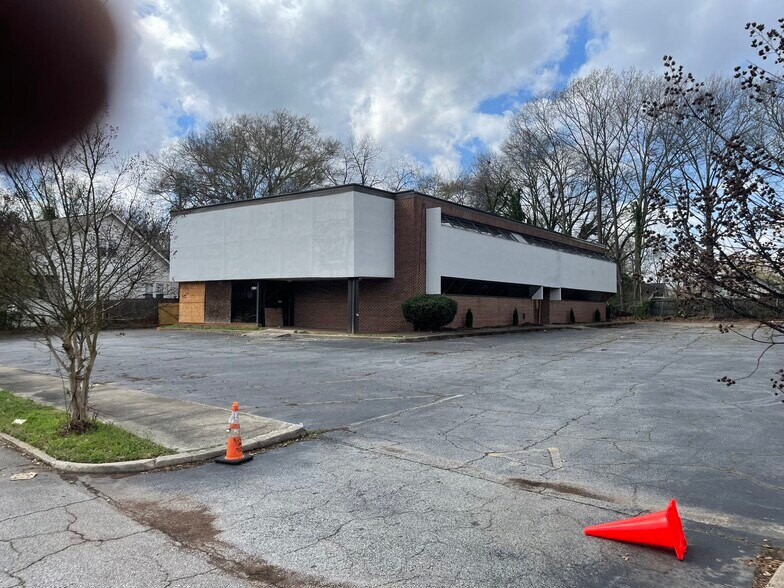 More Photos Of 2981 Church St, East Point Medical For Sale