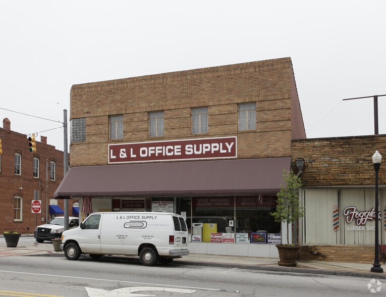 More Photos Of 114 N Broad St, Clinton Storefront For Sale