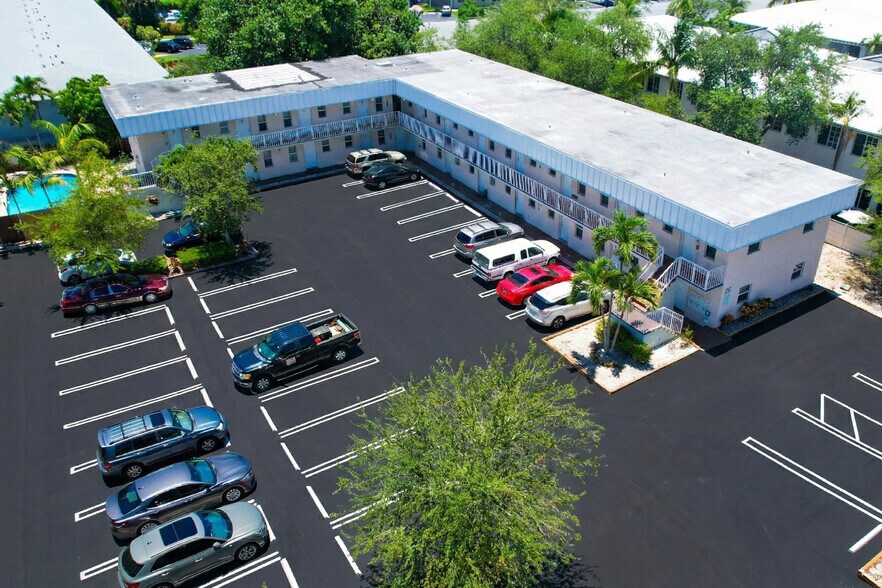 More Photos Of 900-902 SE 1st St, Pompano Beach Apartments For Sale