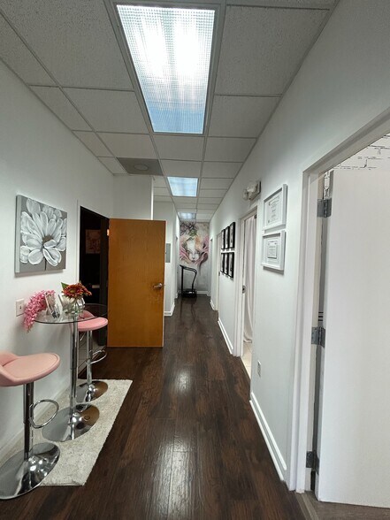 More Photos Of 6645 Vineland Rd, Orlando Medical For Lease