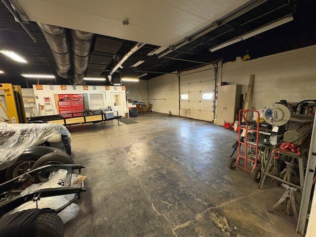 More Photos Of 1290 W Main St, Wilmington Auto Repair For Sale