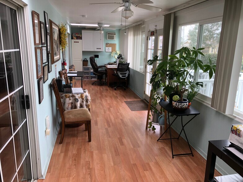 More Photos Of 264 E 2nd St, San Jacinto Assisted Living For Sale