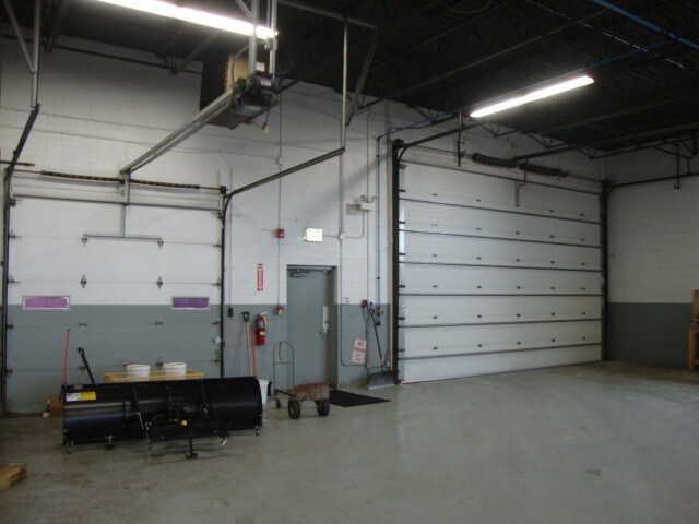 More Photos Of 555 E Plainfield Rd, Countryside Service For Sale