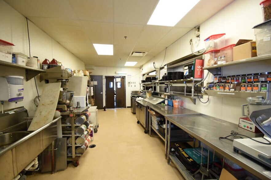 More Photos Of 506 Broadway, Fargo Restaurant For Lease