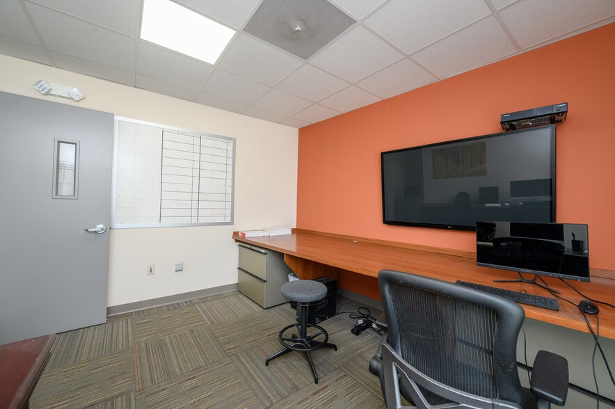 More Photos Of 1400 Union Ave, Union Beach Office For Sale