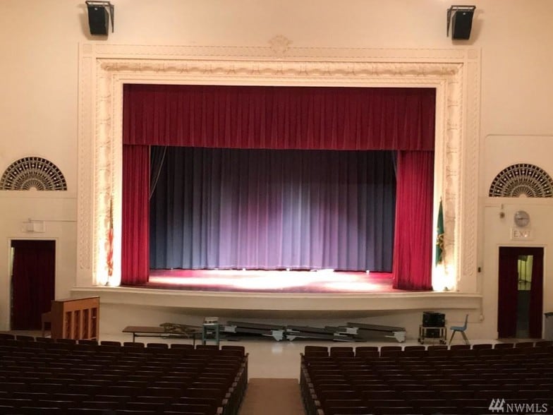 More Photos Of 233 S Market Blvd, Chehalis Schools For Sale