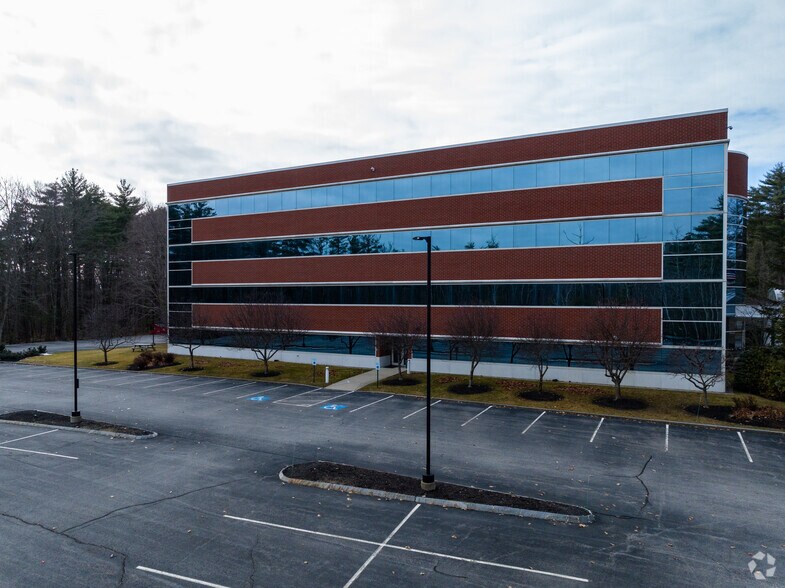 More Photos Of 325 Corporate Dr, Portsmouth Office For Lease