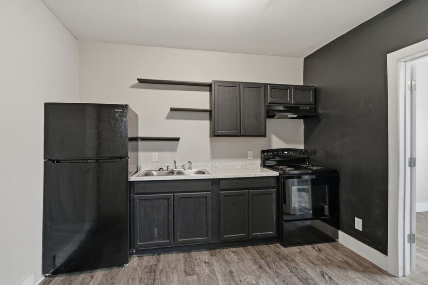 More Photos Of 303 S Poplar St, Paris Apartments For Sale