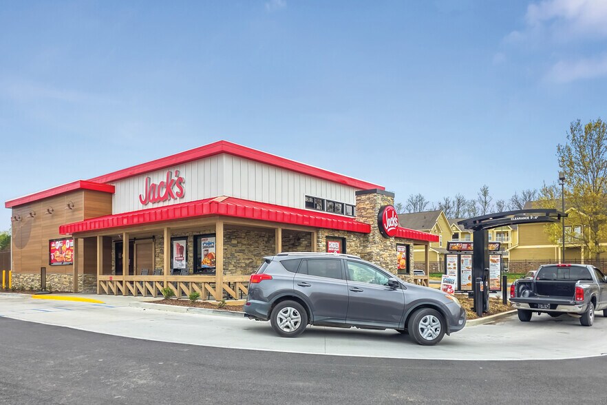 Primary Photo Of 332 25th NE st, Cleveland Fast Food For Sale