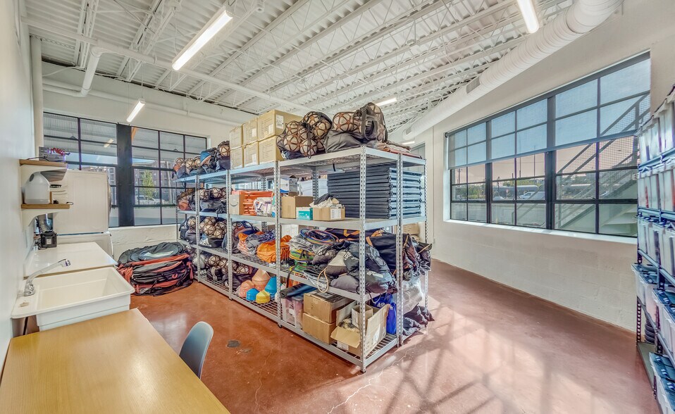 More Photos Of 121 St Emanuel St, Houston Flex For Sale